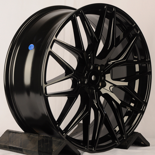 Luistone LSW206 9.0x22/5x114.3 D73.1 ET35 Gloss Black